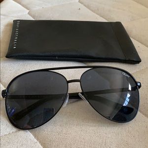 NWOT Quay Vivienne Sunglasses Black/Smoke